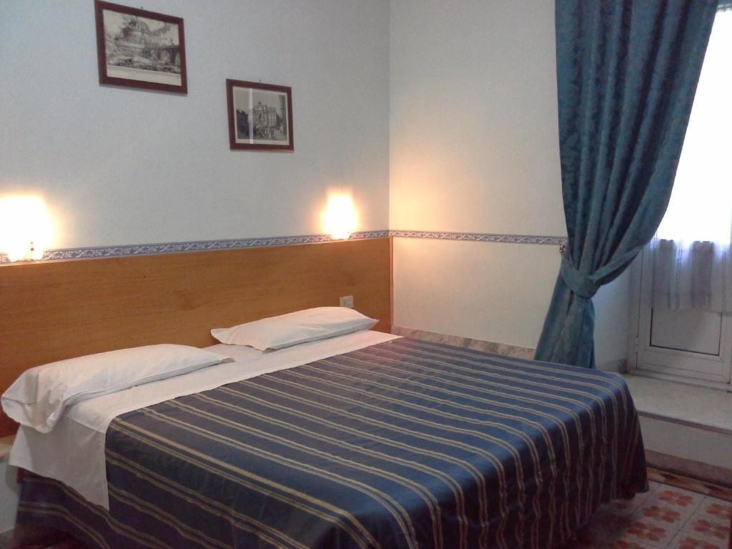 Collina Inn Pensión Roma Habitación foto